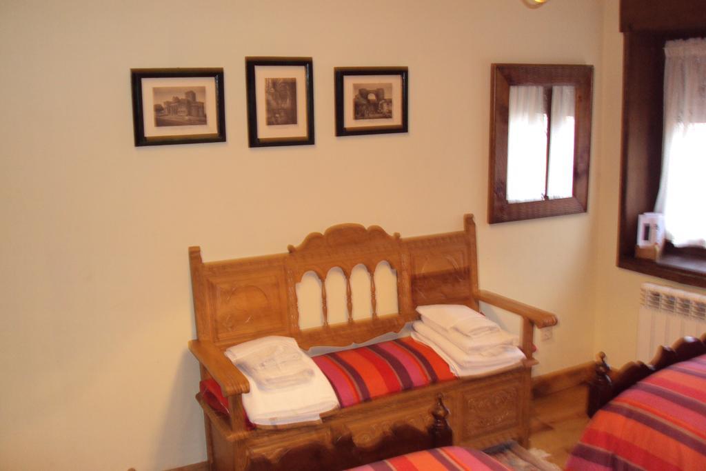 Artesano I Y III Guest House Navarredonda de Gredos Exterior foto
