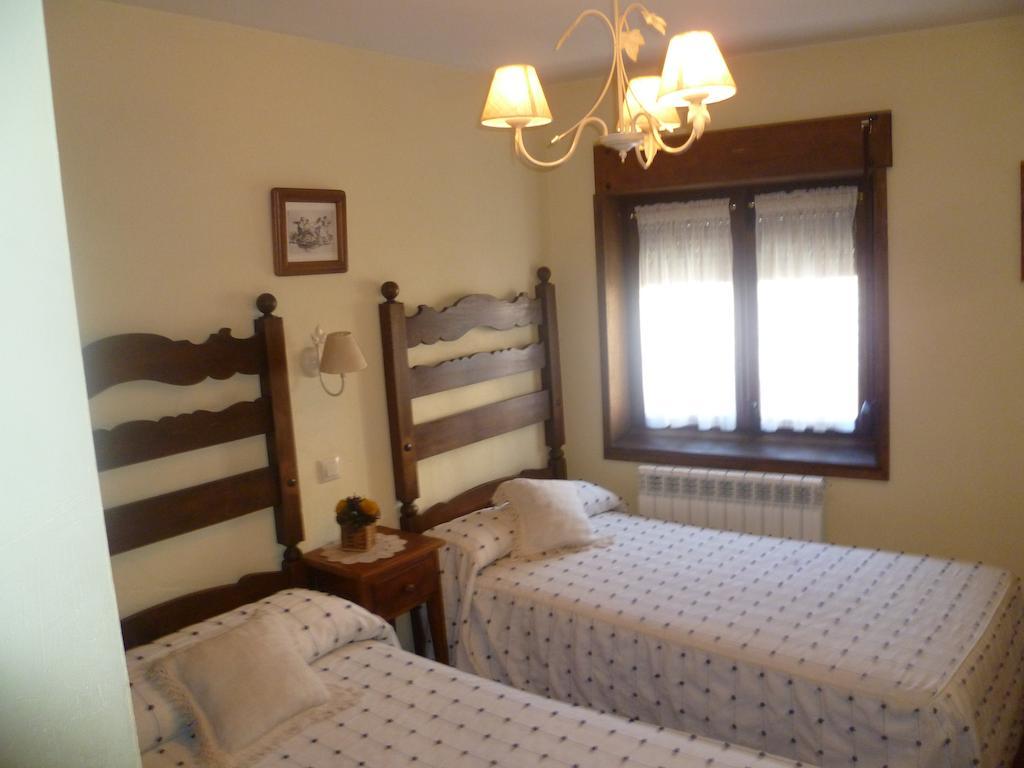 Artesano I Y III Guest House Navarredonda de Gredos Exterior foto