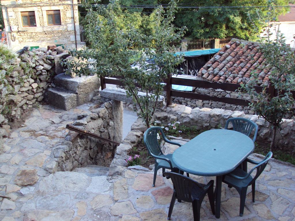 Artesano I Y III Guest House Navarredonda de Gredos Exterior foto
