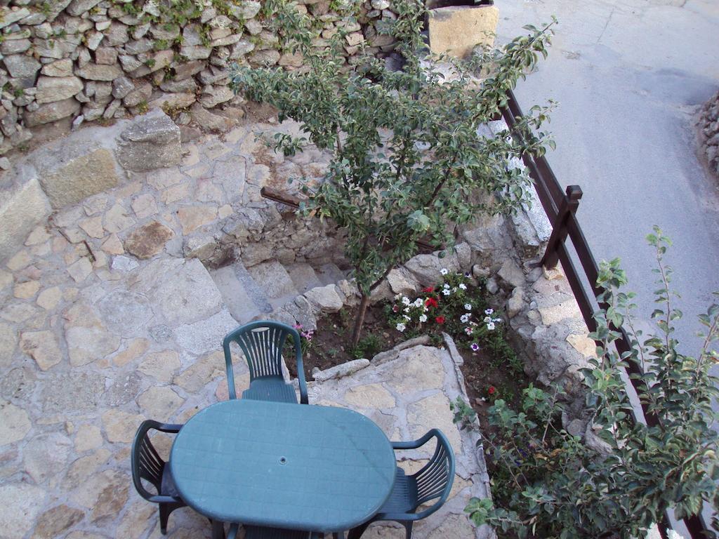 Artesano I Y III Guest House Navarredonda de Gredos Exterior foto