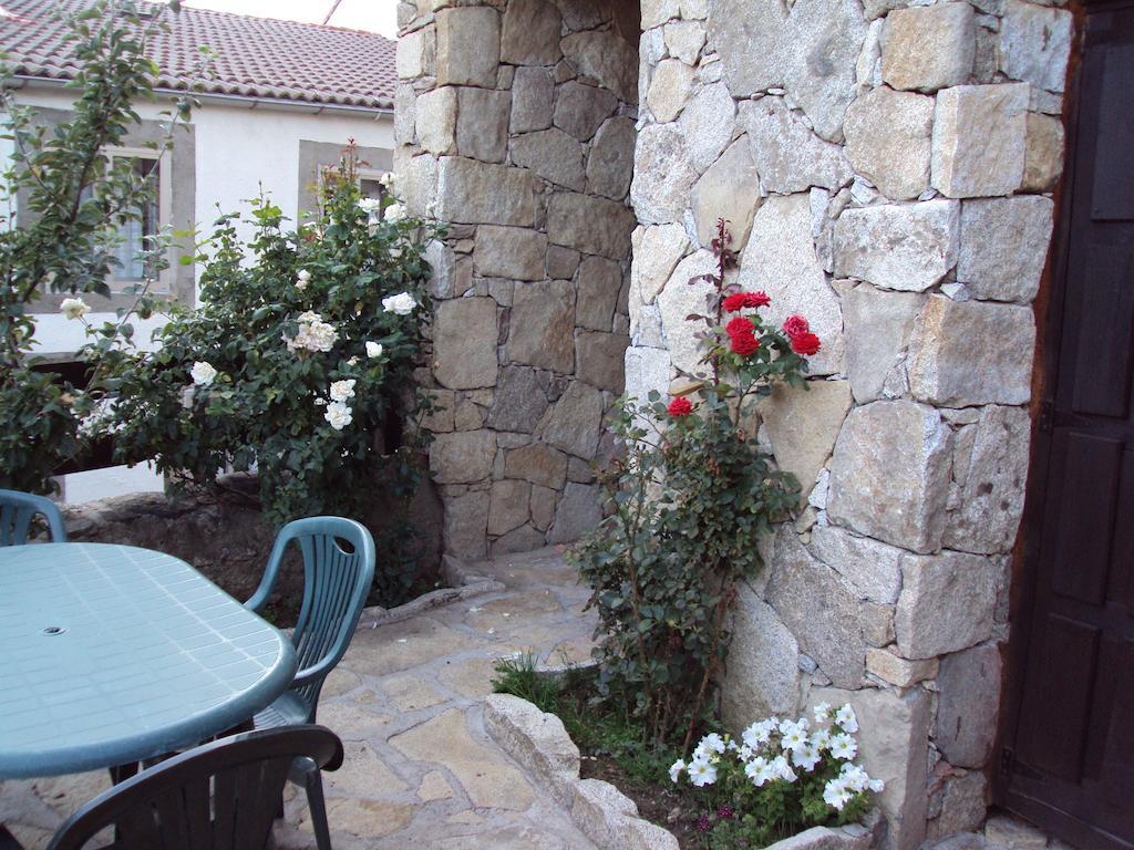 Artesano I Y III Guest House Navarredonda de Gredos Exterior foto