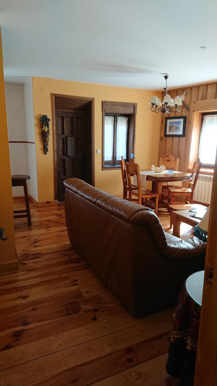 Artesano I Y III Guest House Navarredonda de Gredos Exterior foto